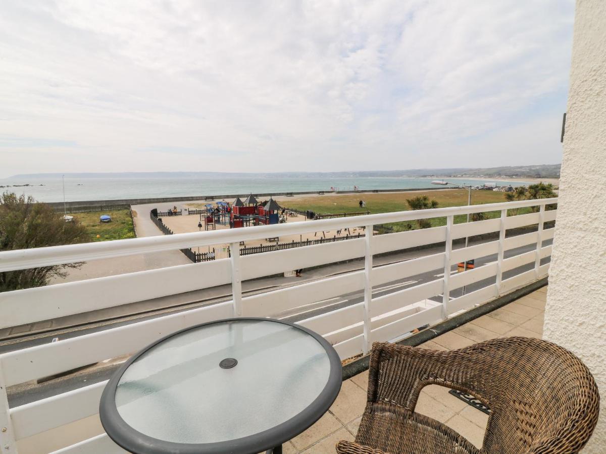 Sea Breeze Villa Маразион Екстериор снимка