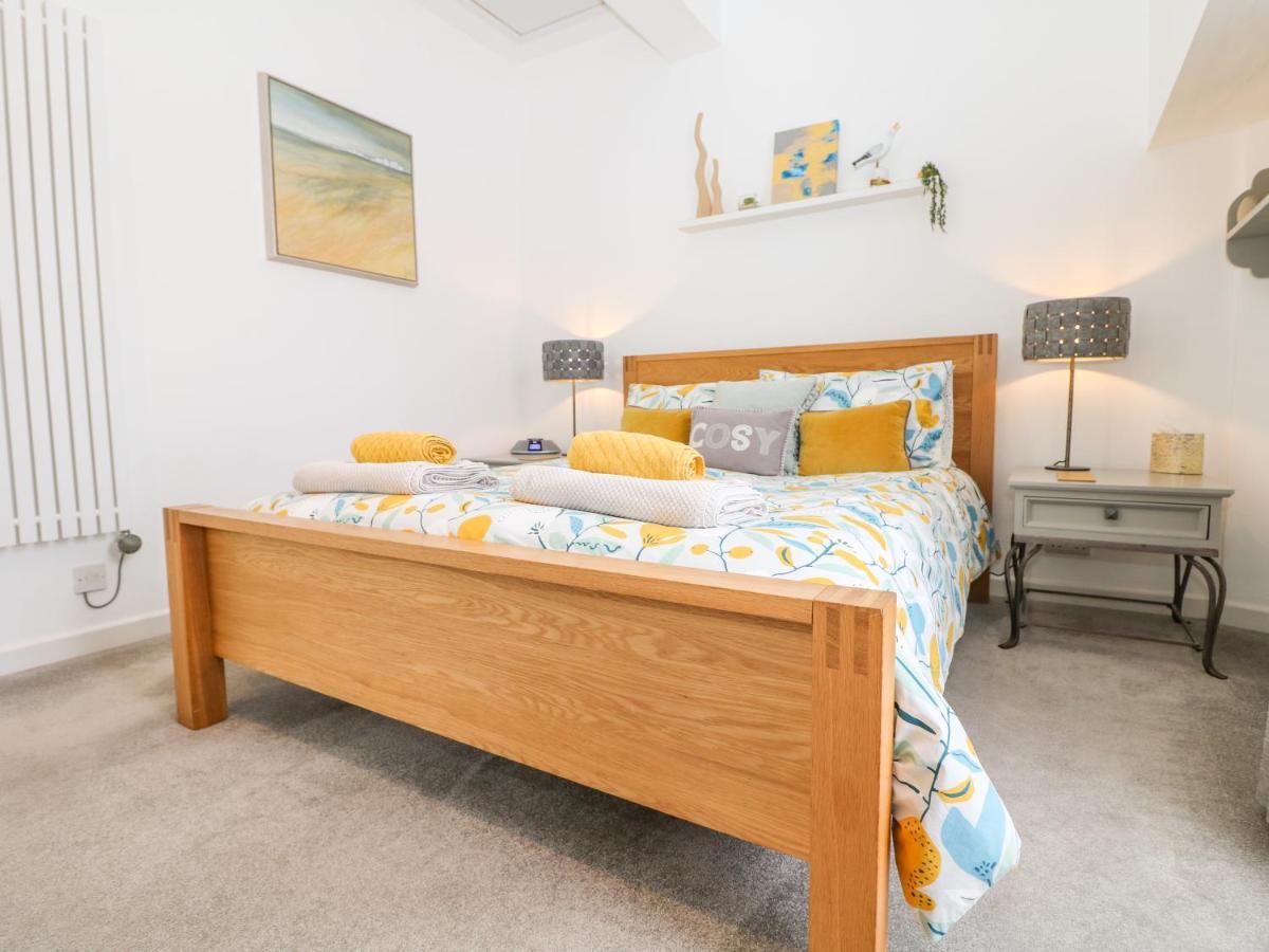 Sea Breeze Villa Маразион Екстериор снимка